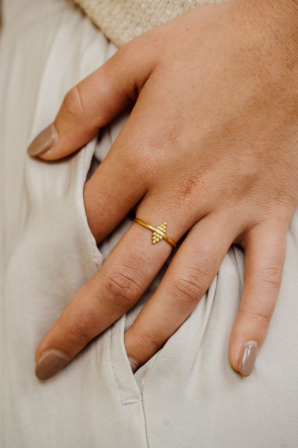 Dot Pyramid Ring