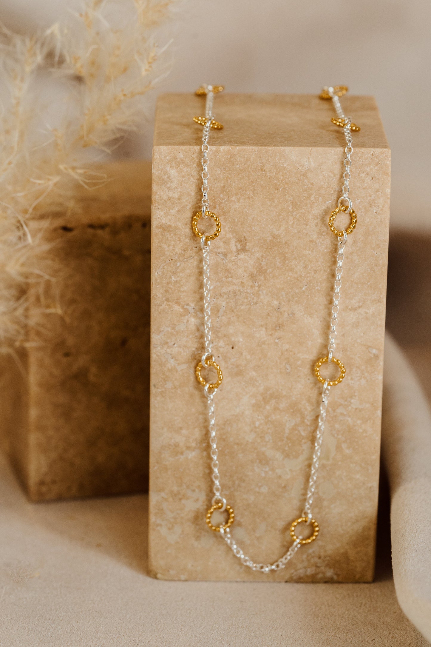 Round dot chain