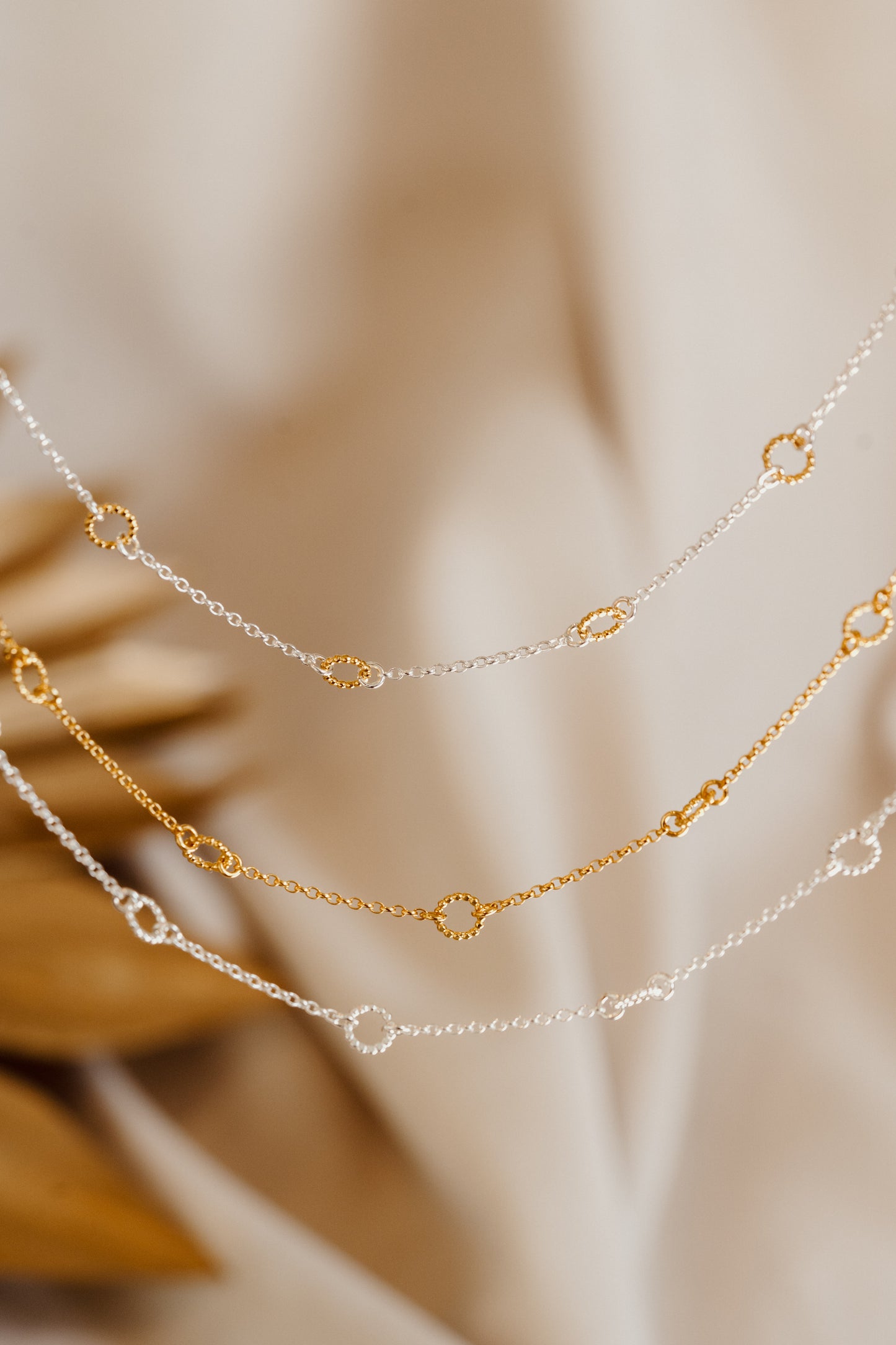 Round dot chain