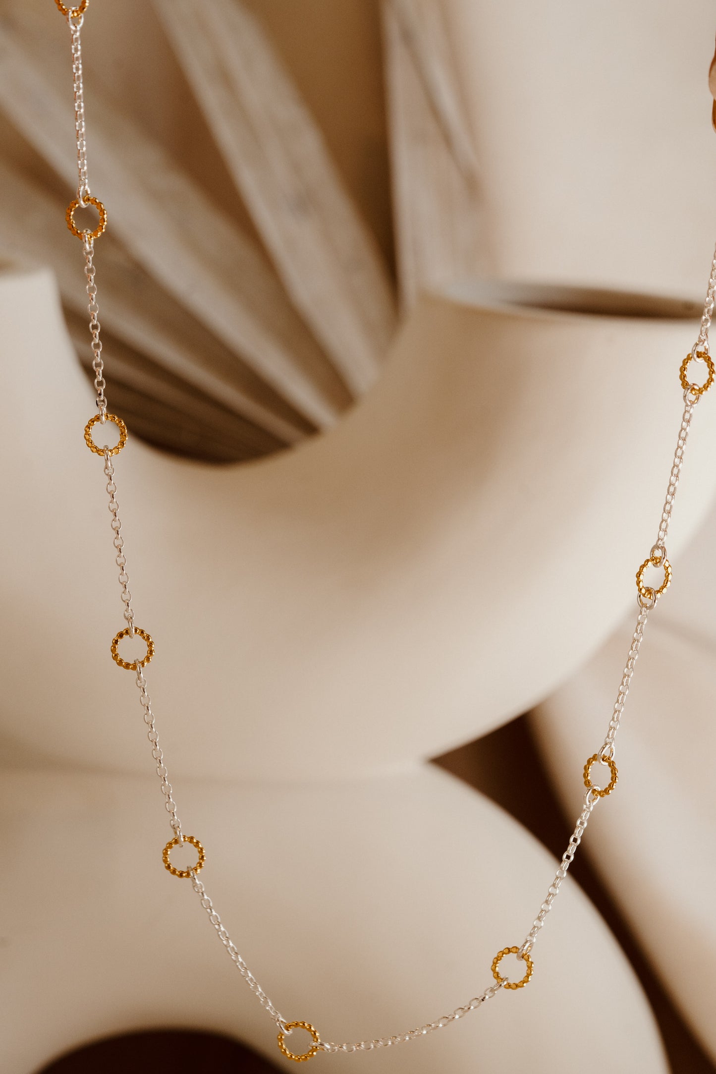 Round dot chain