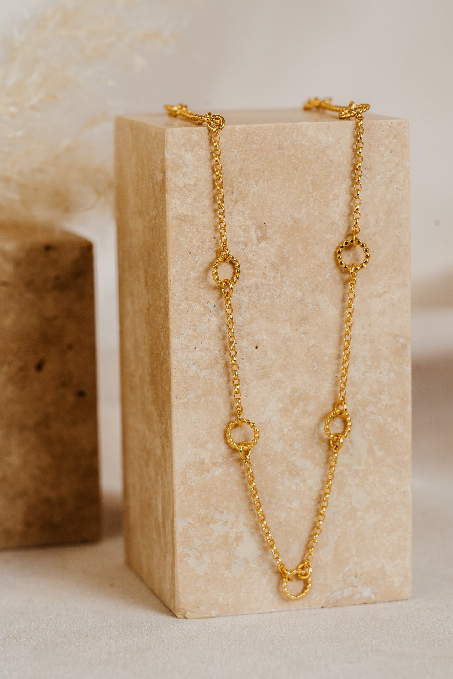 Round dot chain