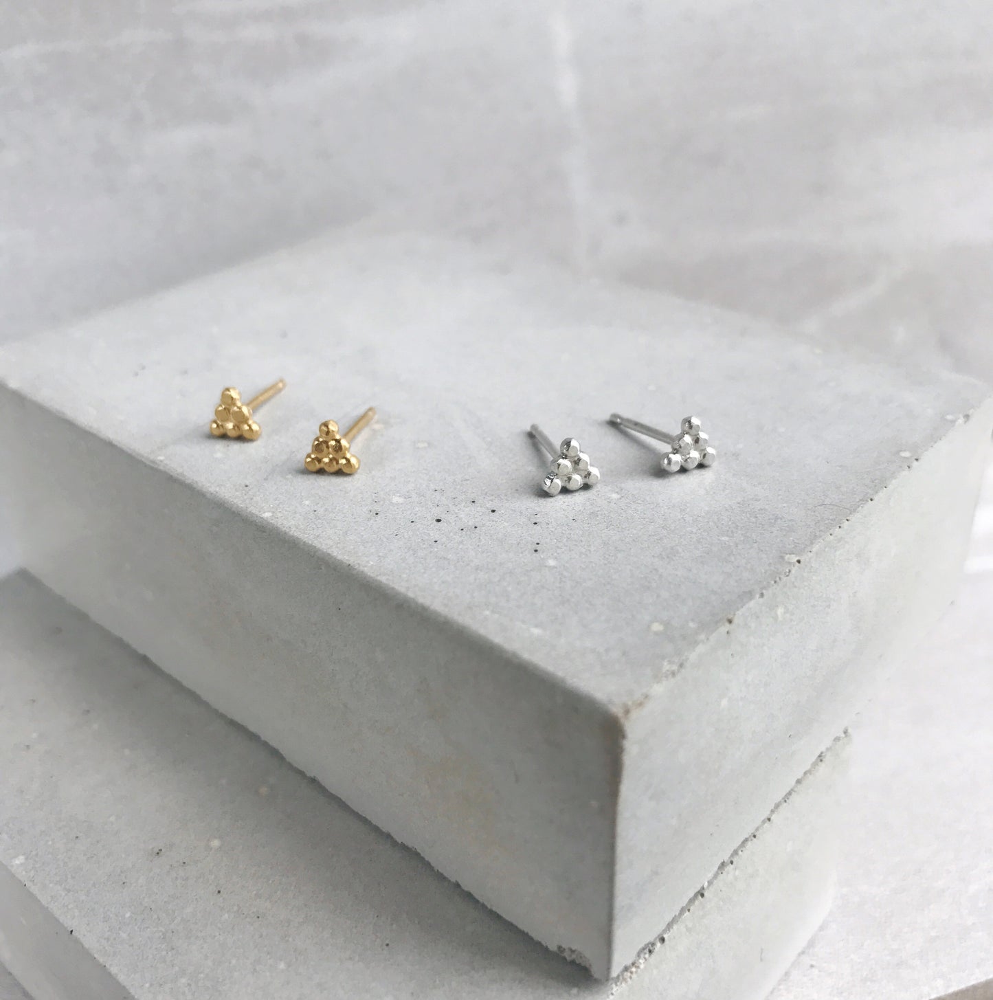 Dot Pyramid Small Stud Earrings