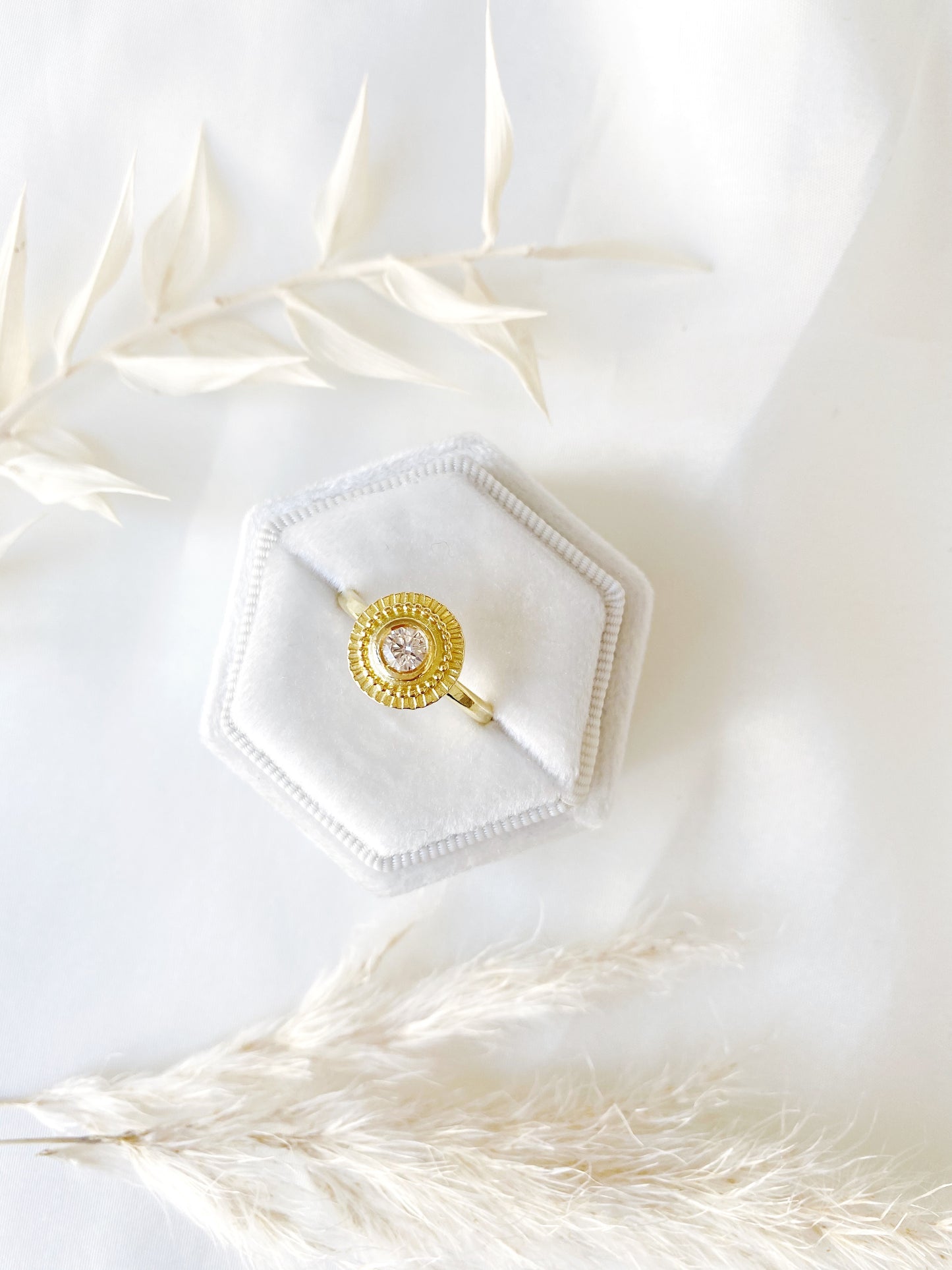 Almas Diamond Ring