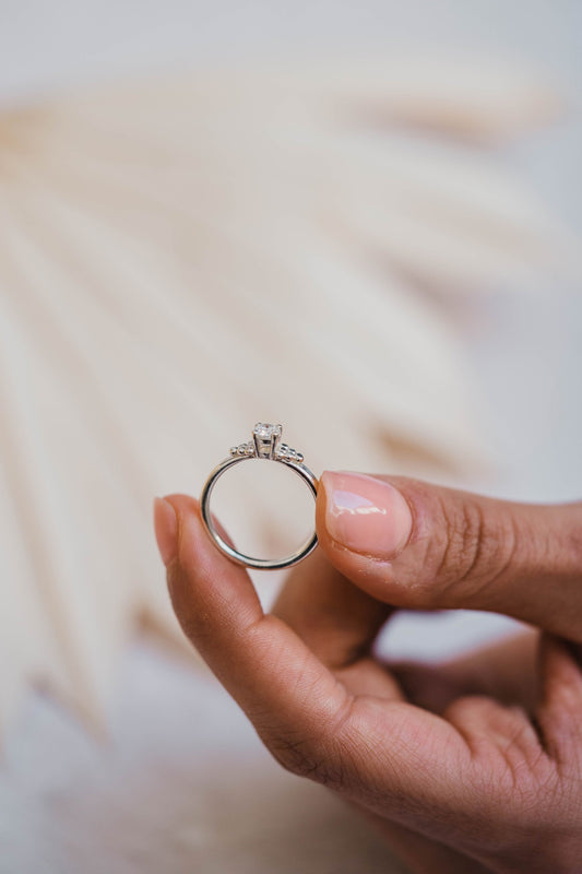 Dot Pyramid Diamond Ring